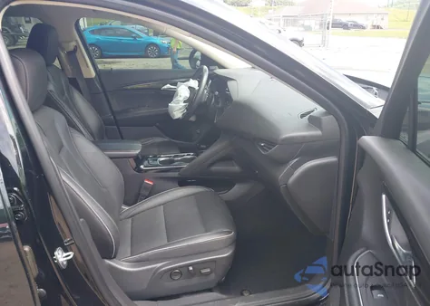 2021 Buick Envision Awd Essence z USA, uszkodzony, nr VIN LRBFZPR43MD141723